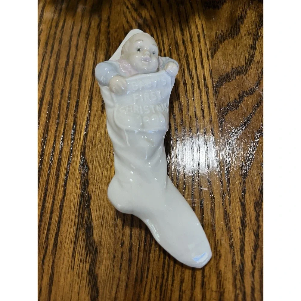 Lladro Baby's First Christmas 1991 Porcelain Ornament #5839 Retired 1st xmas